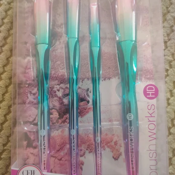 Brush Works HD Face brushed - Picture 2 of 4